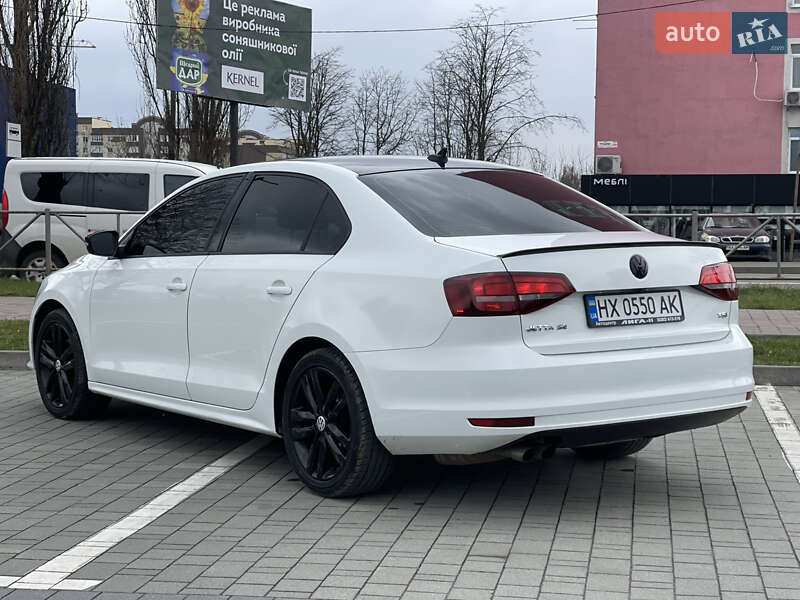 Седан Volkswagen Jetta 2017 в Хмельницькому