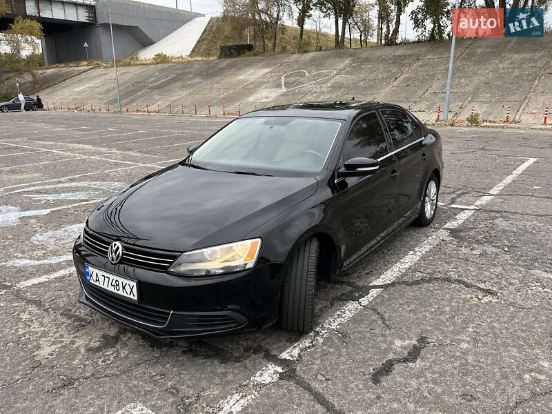 Седан Volkswagen Jetta 2014 в Києві