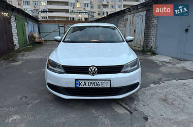 Седан Volkswagen Jetta 2014 в Києві
