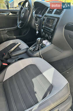 Седан Volkswagen Jetta 2016 в 