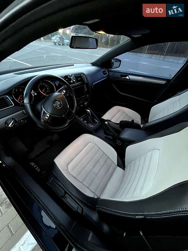Седан Volkswagen Jetta 2016 в Сумах
