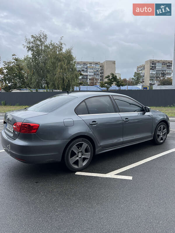 Седан Volkswagen Jetta 2014 в Киеве фото 3 Седан Volkswagen Jetta 2014 в Киеве