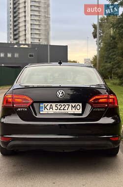 Седан Volkswagen Jetta 2013 в 