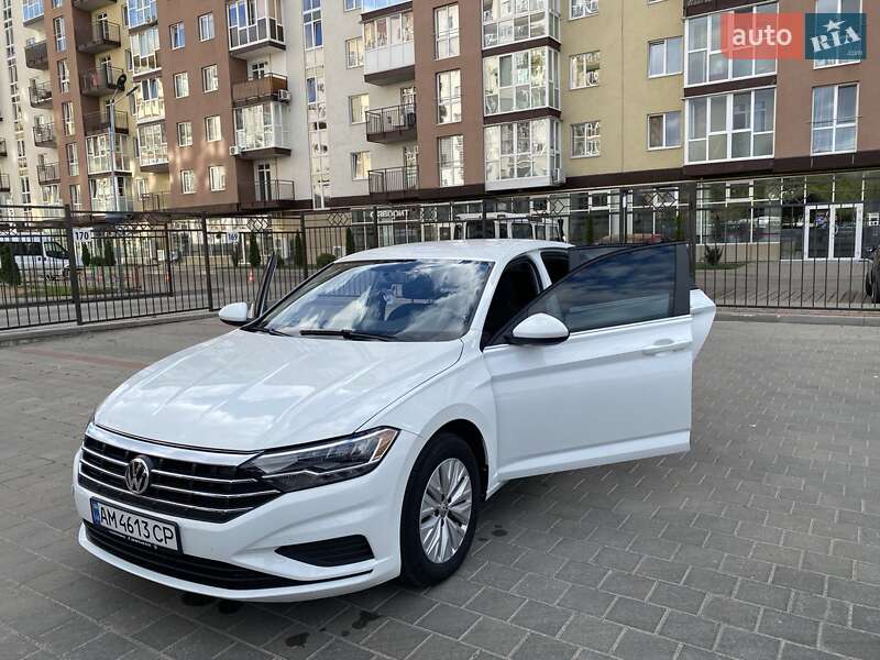 Седан Volkswagen Jetta 2019 в Житомире