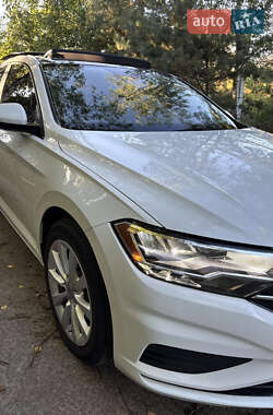 Седан Volkswagen Jetta 2019 в Киеве