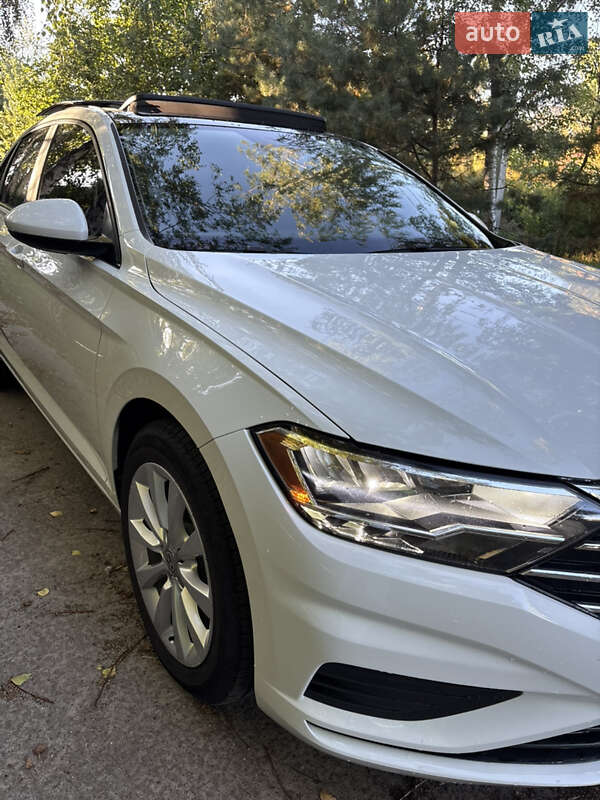 Седан Volkswagen Jetta 2019 в Києві