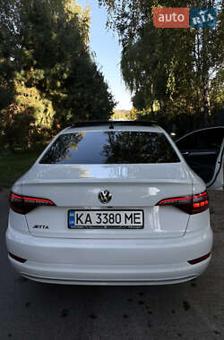 Седан Volkswagen Jetta 2019 в Киеве