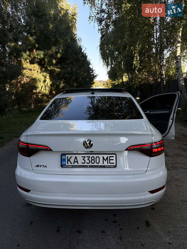 Седан Volkswagen Jetta 2019 в Києві