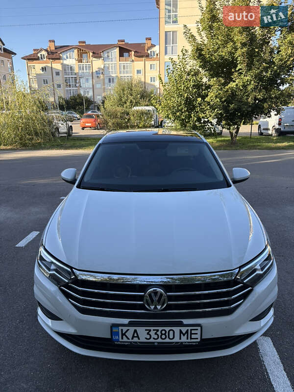 Седан Volkswagen Jetta 2019 в Києві