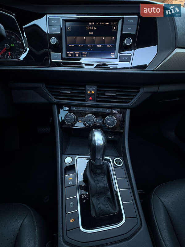 Седан Volkswagen Jetta 2019 в Києві