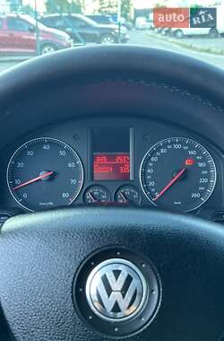 Седан Volkswagen Jetta 2005 в 