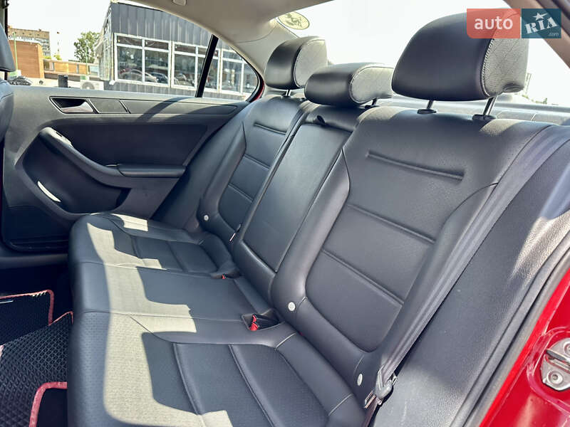 Седан Volkswagen Jetta 2014 в Киеве фото 35 Седан Volkswagen Jetta 2014 в Киеве