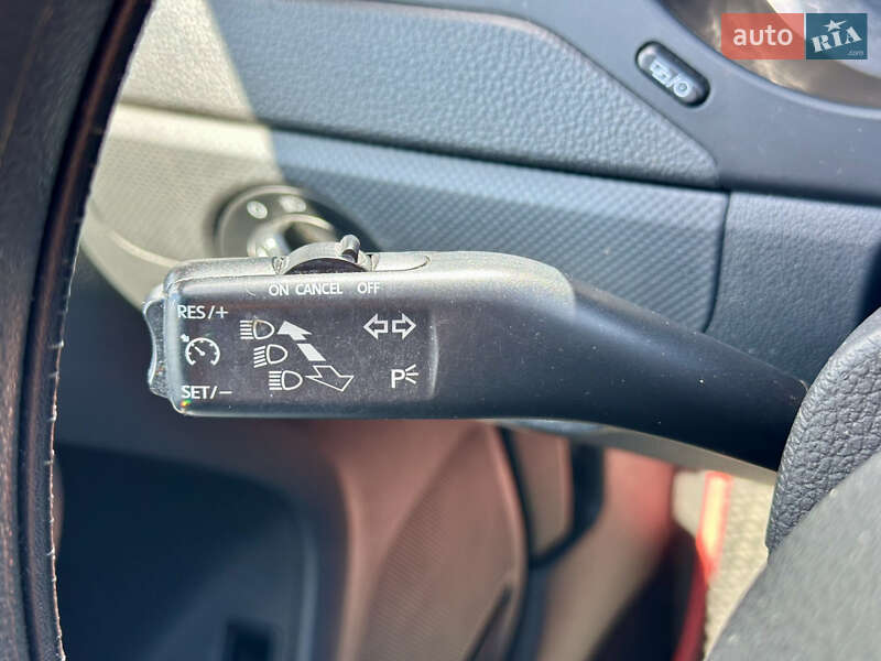 Седан Volkswagen Jetta 2014 в Киеве фото 53 Седан Volkswagen Jetta 2014 в Киеве