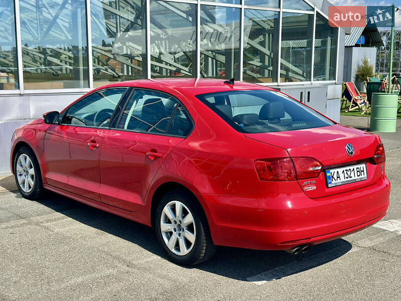 Седан Volkswagen Jetta 2014 в Киеве фото 63 Седан Volkswagen Jetta 2014 в Киеве