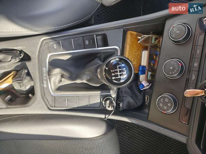 Седан Volkswagen Jetta 2018 в Киеве