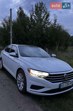 Седан Volkswagen Jetta 2019 в Киеве