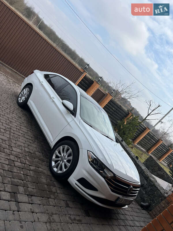 Седан Volkswagen Jetta 2019 в Києві