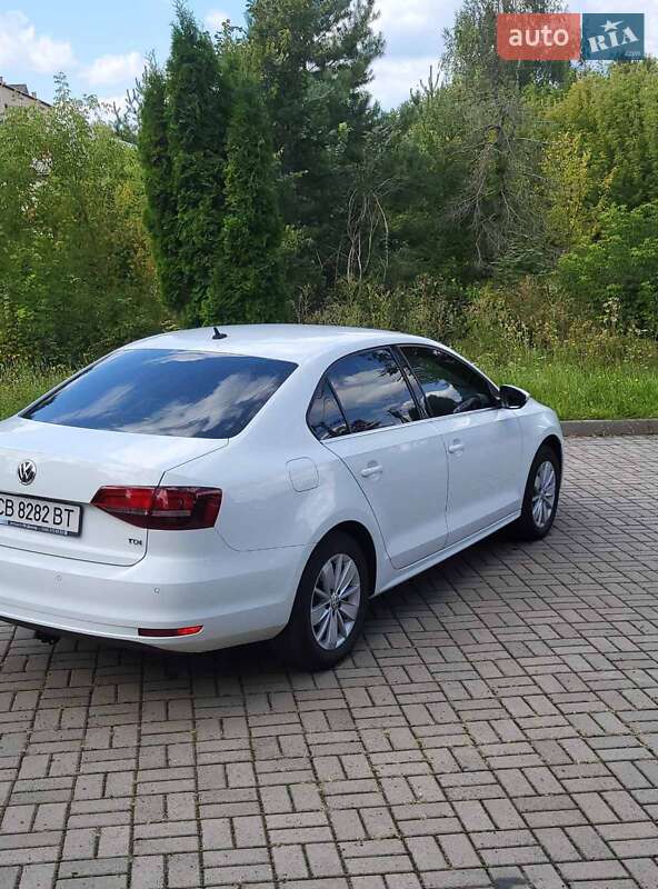 Седан Volkswagen Jetta 2016 в Киеве