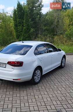 Седан Volkswagen Jetta 2016 в 