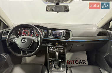 Седан Volkswagen Jetta 2019 в 
