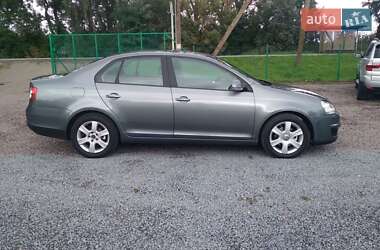 Седан Volkswagen Jetta 2006 в 