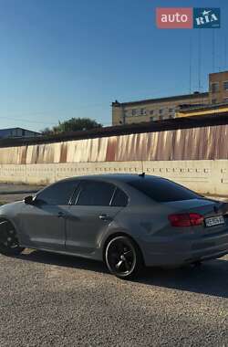 Седан Volkswagen Jetta 2013 в 