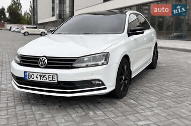 Седан Volkswagen Jetta 2014 в 