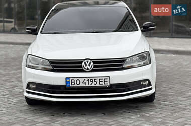 Седан Volkswagen Jetta 2014 в 