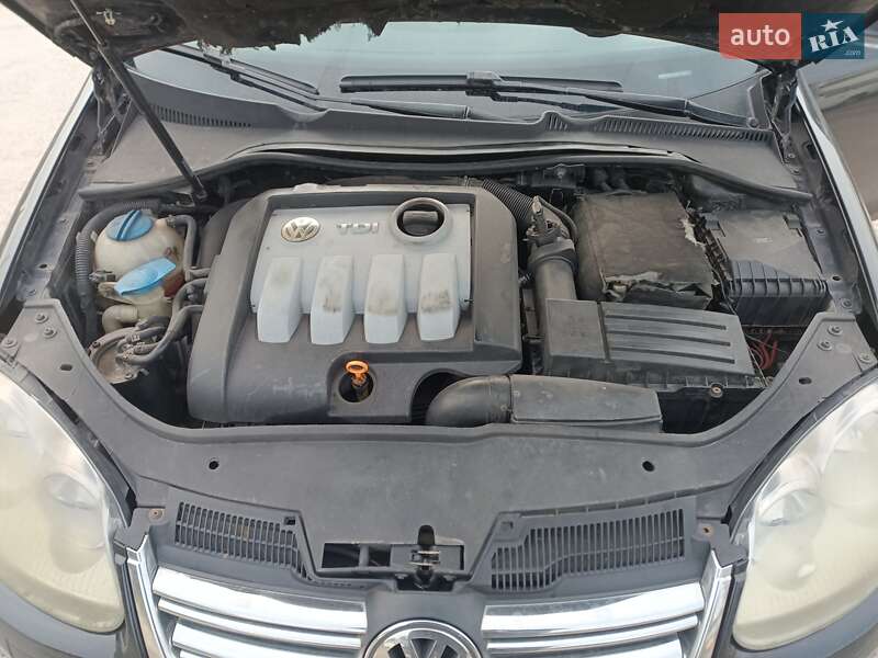 Седан Volkswagen Jetta 2008 в Києві