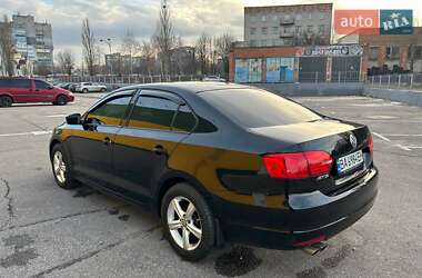 Седан Volkswagen Jetta 2013 в 