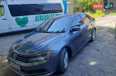 Седан Volkswagen Jetta 2013 в Черновцах