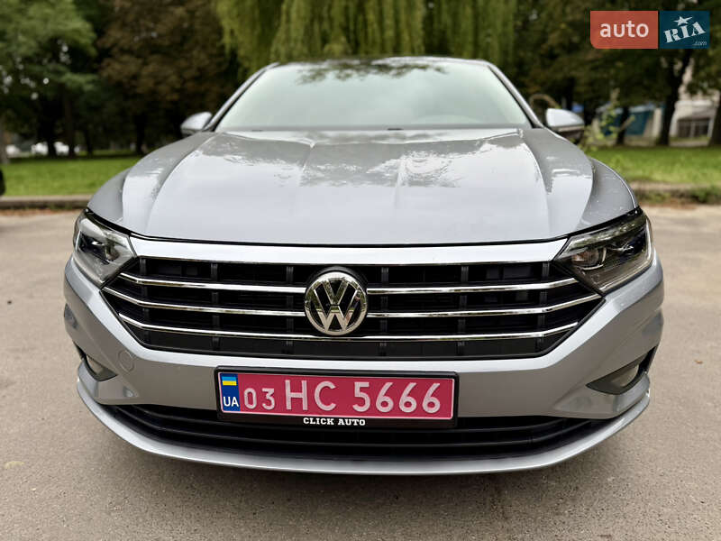 Седан Volkswagen Jetta 2019 в Ровно