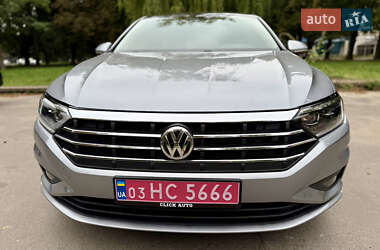 Седан Volkswagen Jetta 2019 в 