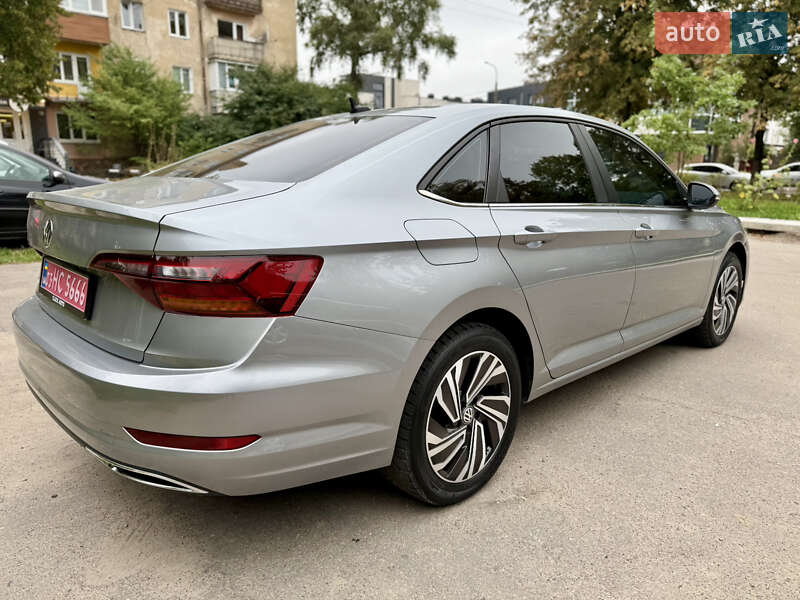 Седан Volkswagen Jetta 2019 в Ровно