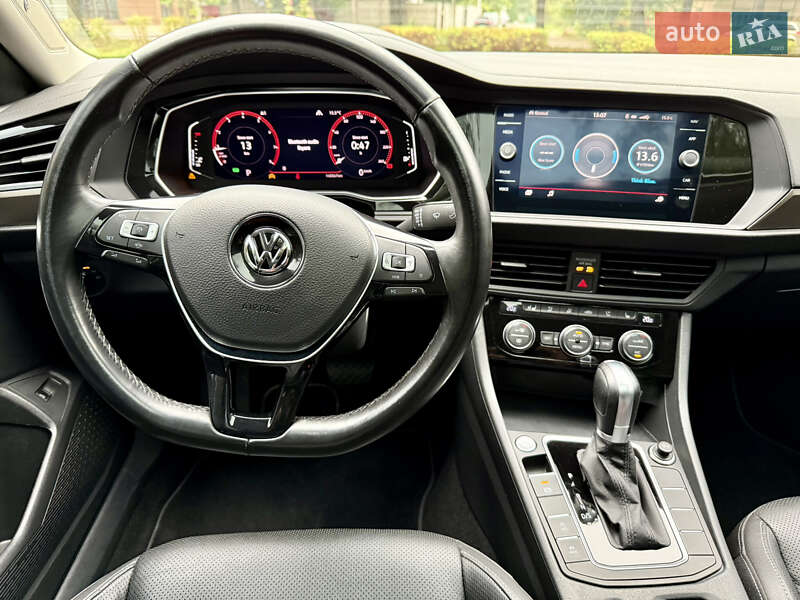 Седан Volkswagen Jetta 2019 в Ровно