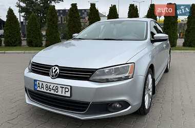 Седан Volkswagen Jetta 2011 в 