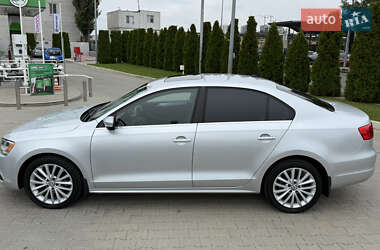 Седан Volkswagen Jetta 2011 в 