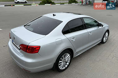 Седан Volkswagen Jetta 2011 в 