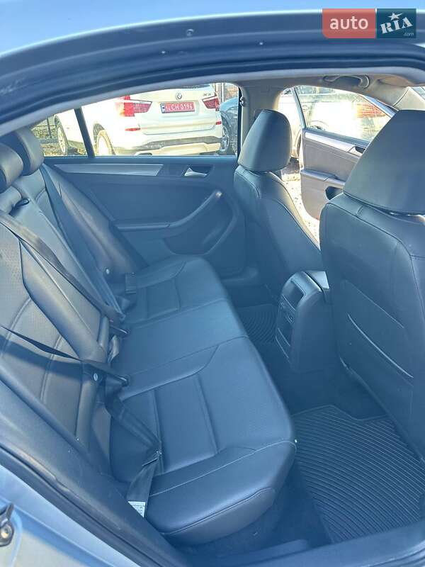 Седан Volkswagen Jetta 2013 в Самборе