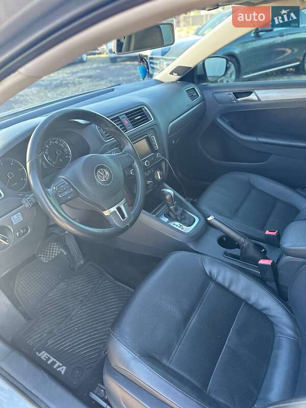 Седан Volkswagen Jetta 2013 в Самборе