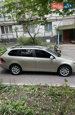 Універсал Volkswagen Jetta 2012 в Дніпрі