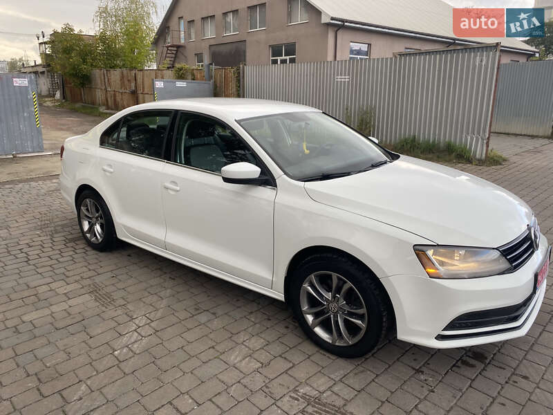 Седан Volkswagen Jetta 2017 в Львове