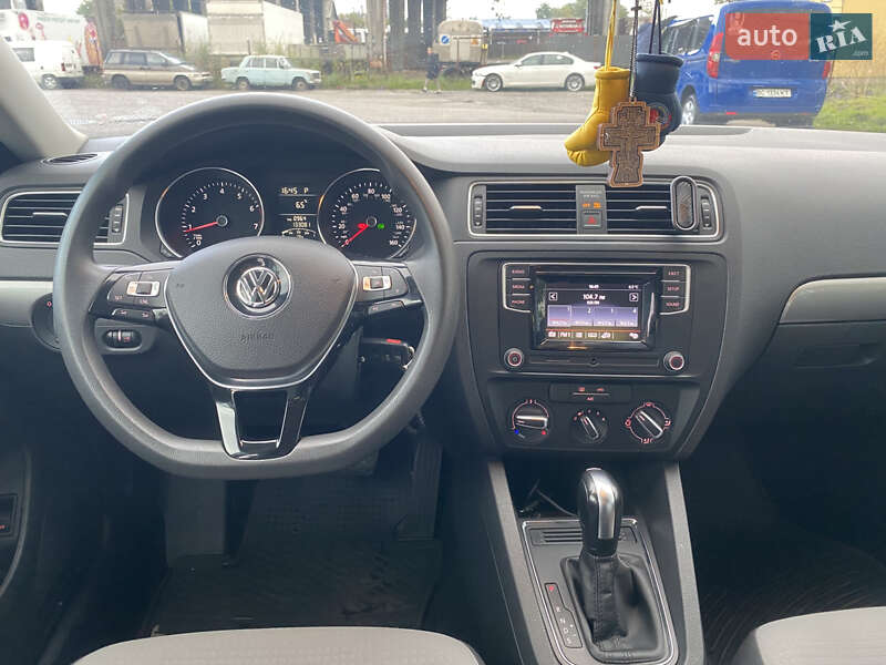 Седан Volkswagen Jetta 2017 в Львове