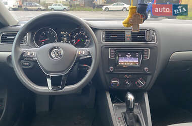 Седан Volkswagen Jetta 2017 в 