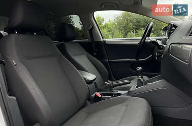 Седан Volkswagen Jetta 2016 в 