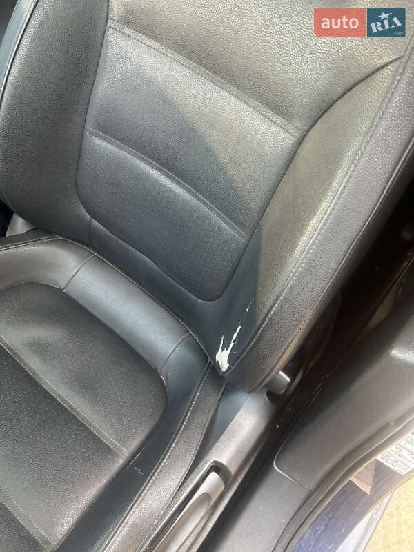 Седан Volkswagen Jetta 2011 в Львове