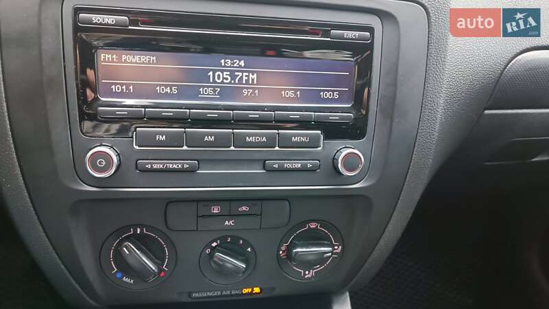 Седан Volkswagen Jetta 2014 в Харькове
