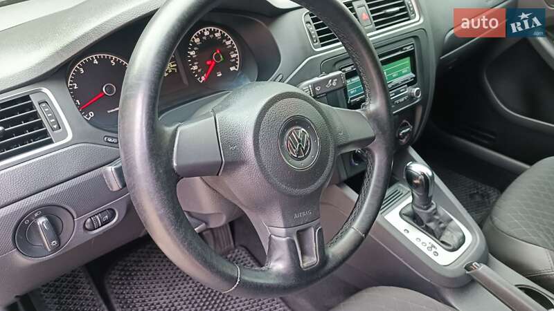 Седан Volkswagen Jetta 2014 в Харькове