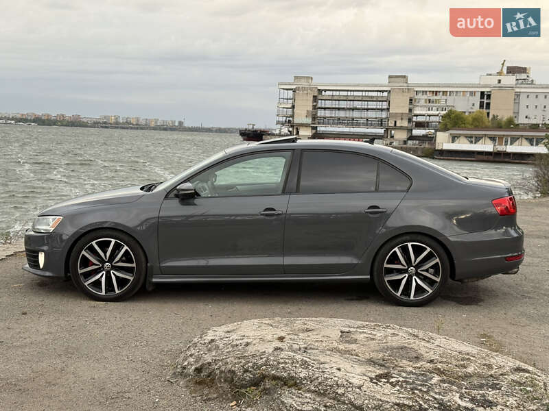 Седан Volkswagen Jetta 2012 в Днепре