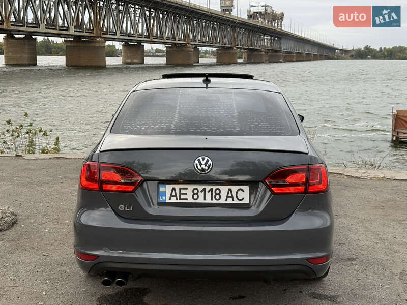 Седан Volkswagen Jetta 2012 в Днепре